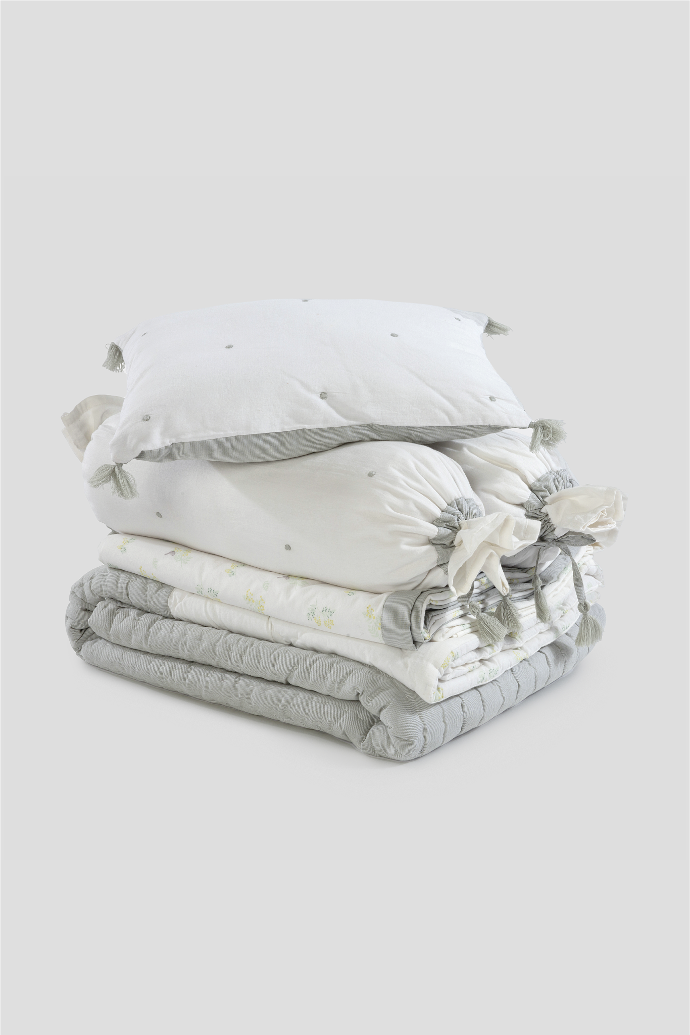 Baby crib bedding set in Bows and Greens print
