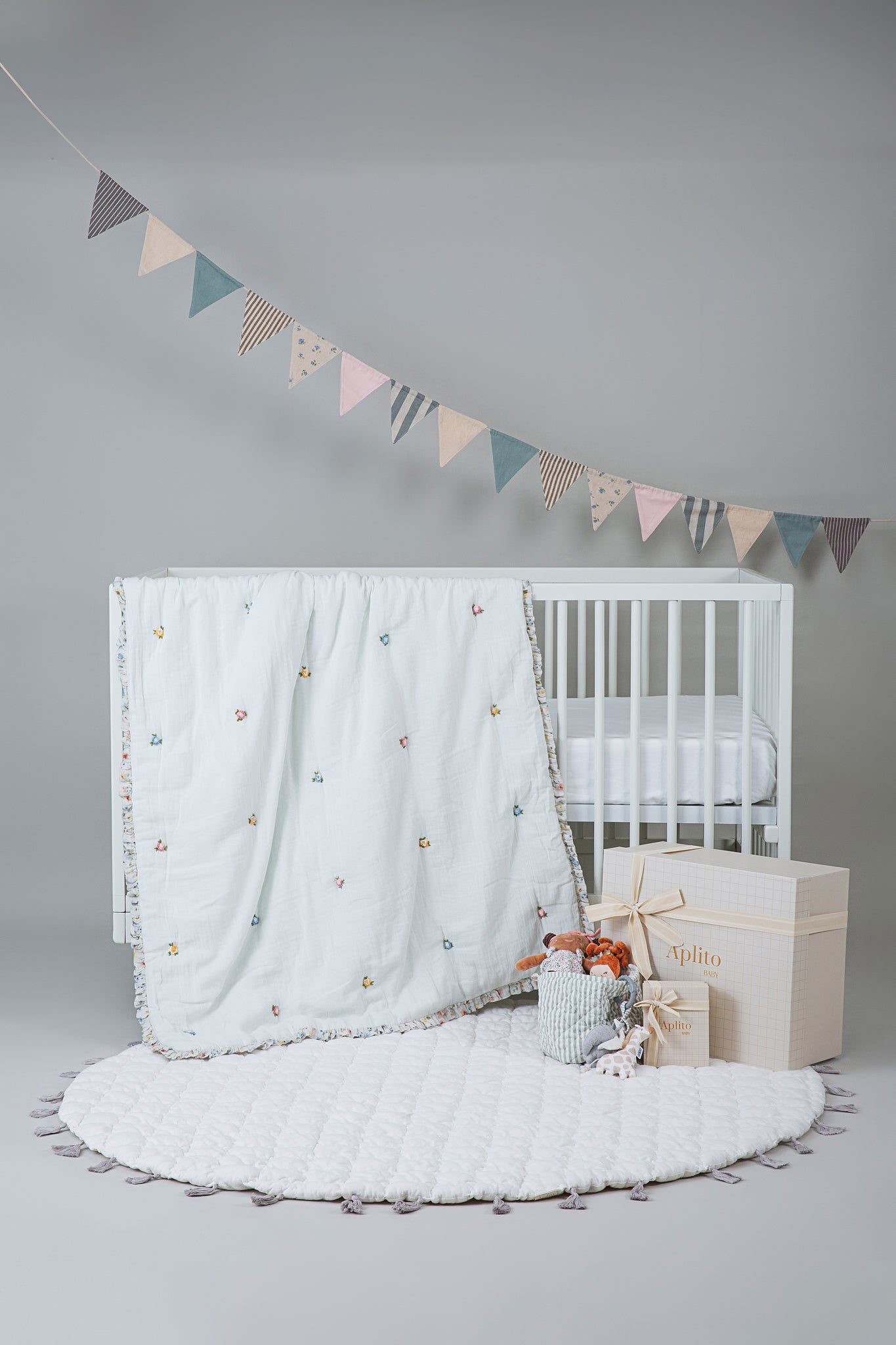 Baby Bedding Set - Bloom & Stitch image 2