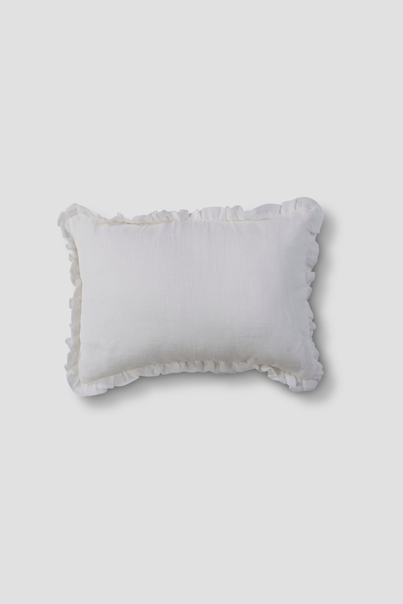 Soft Ruffle Lumbar In Ivory Linen