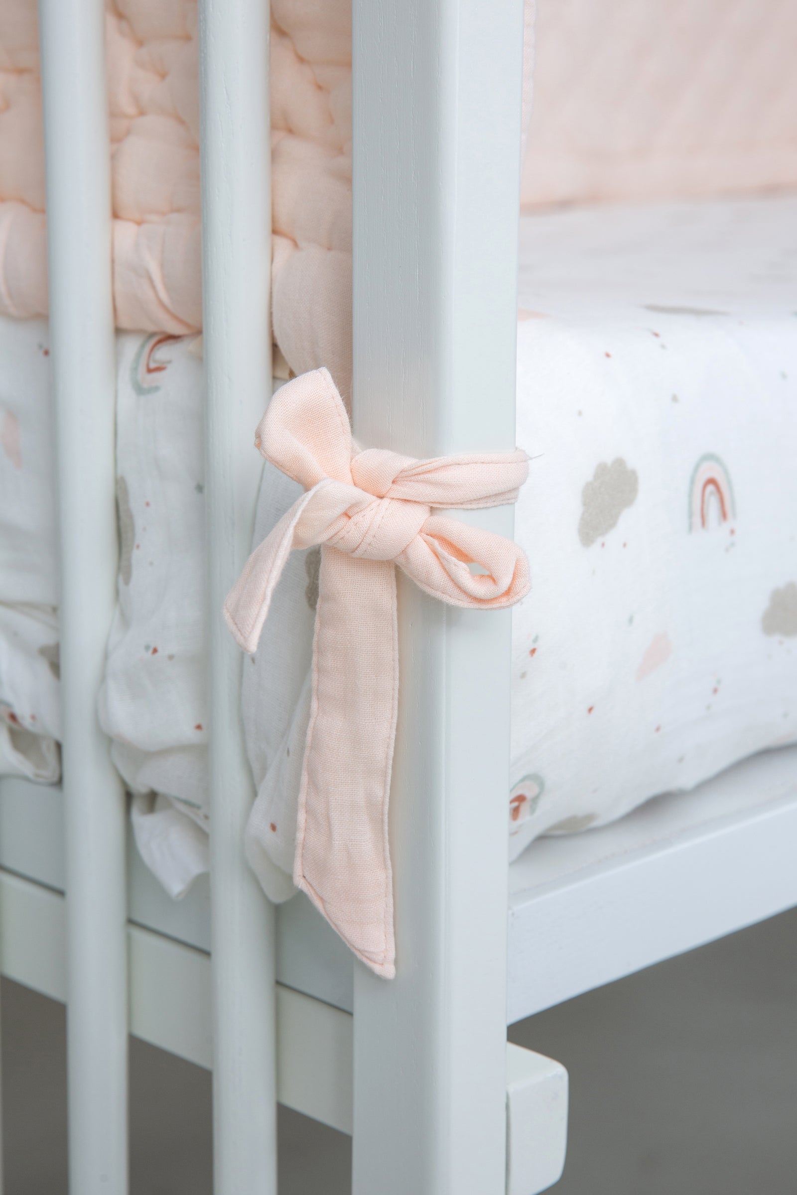 Muslin Cot Bumper - Peach