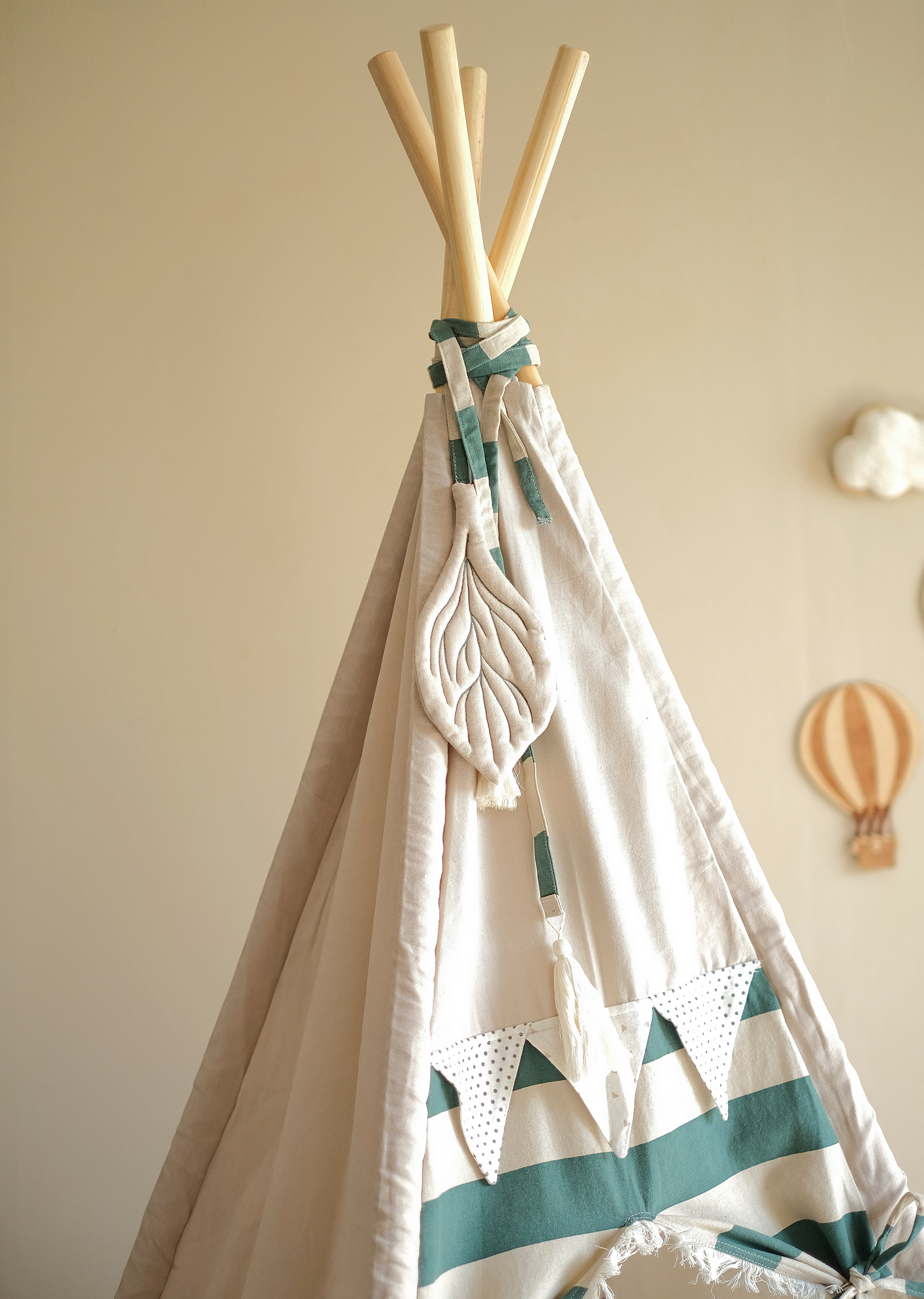 Adventure Alley - Green Teepee Tent