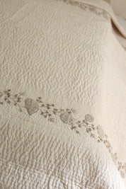 Ivy in Ivory