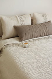 Ivy in Ivory