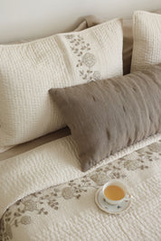 Ivy in Ivory