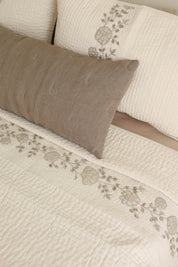 Ivy in Ivory