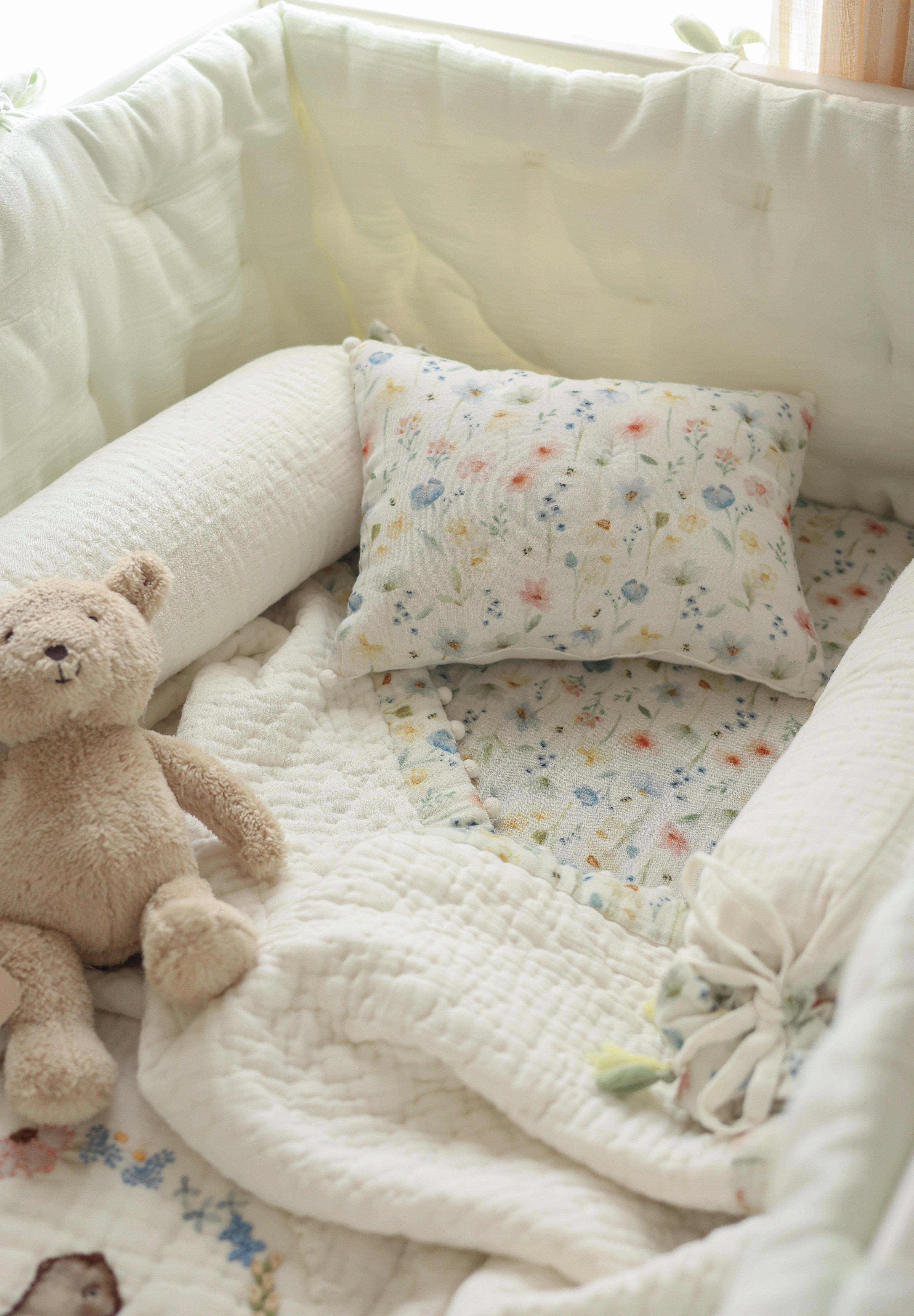 Muslin Cot Bumper - Mint