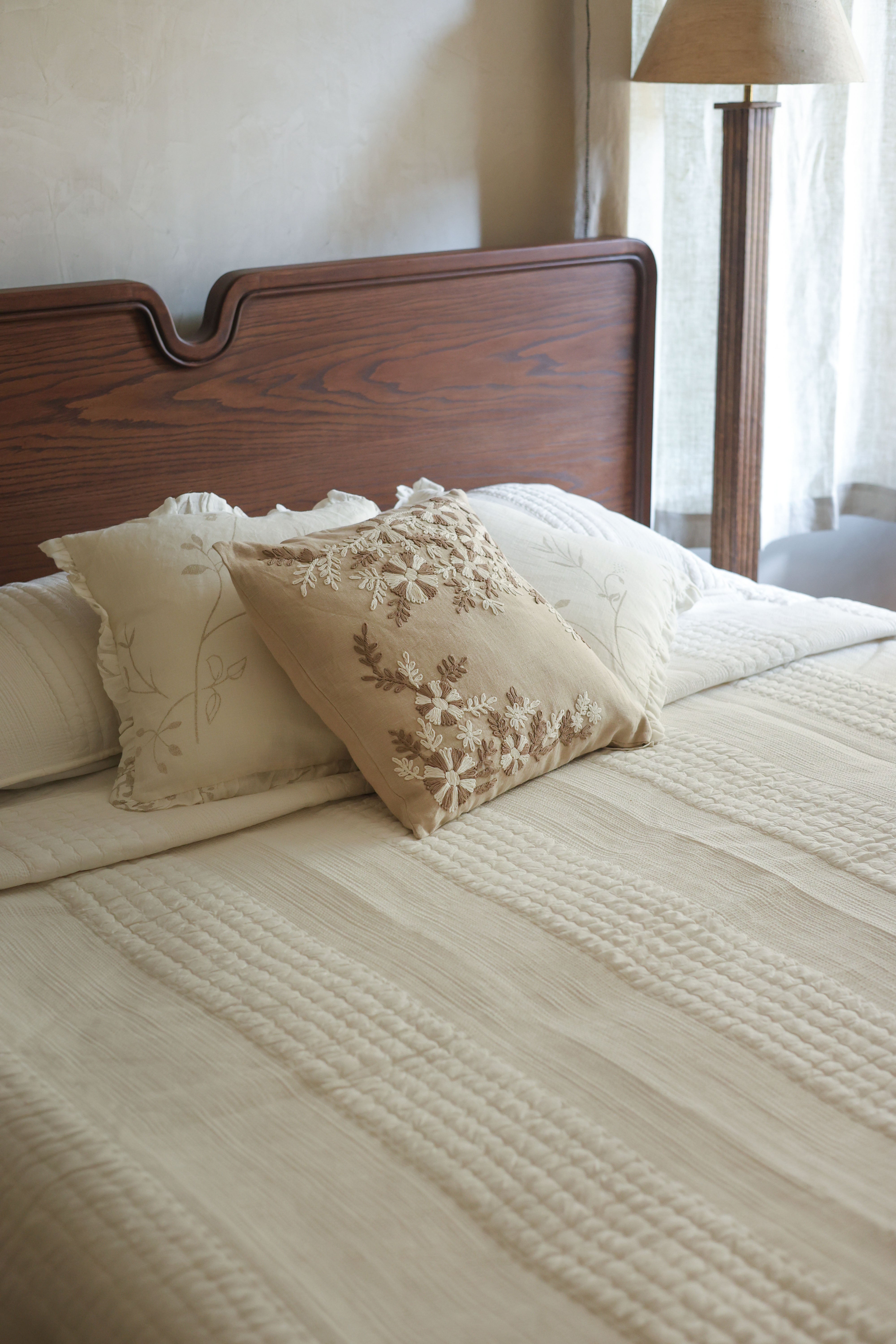 Aria In Beige image 1