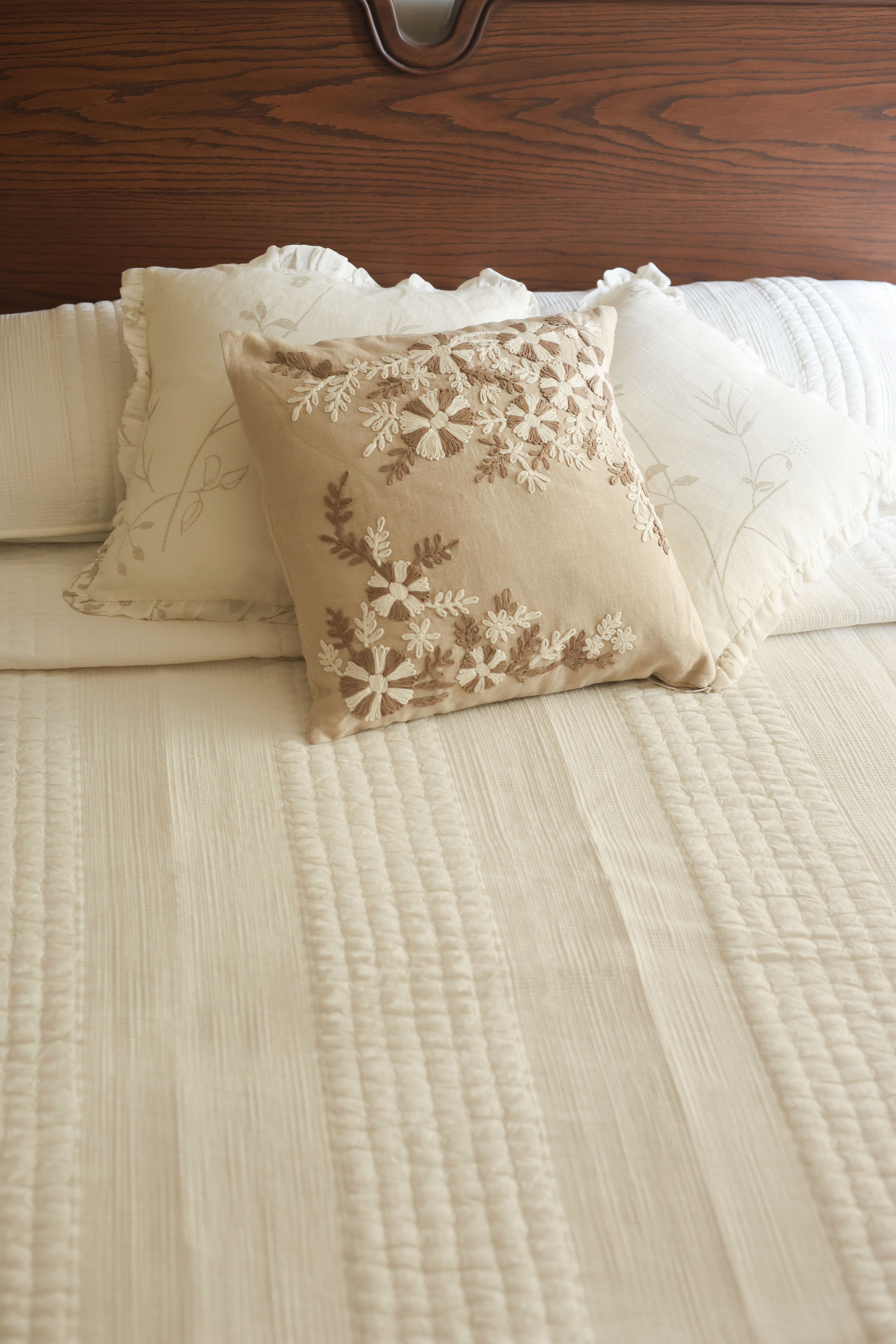 Aria In Beige image 3