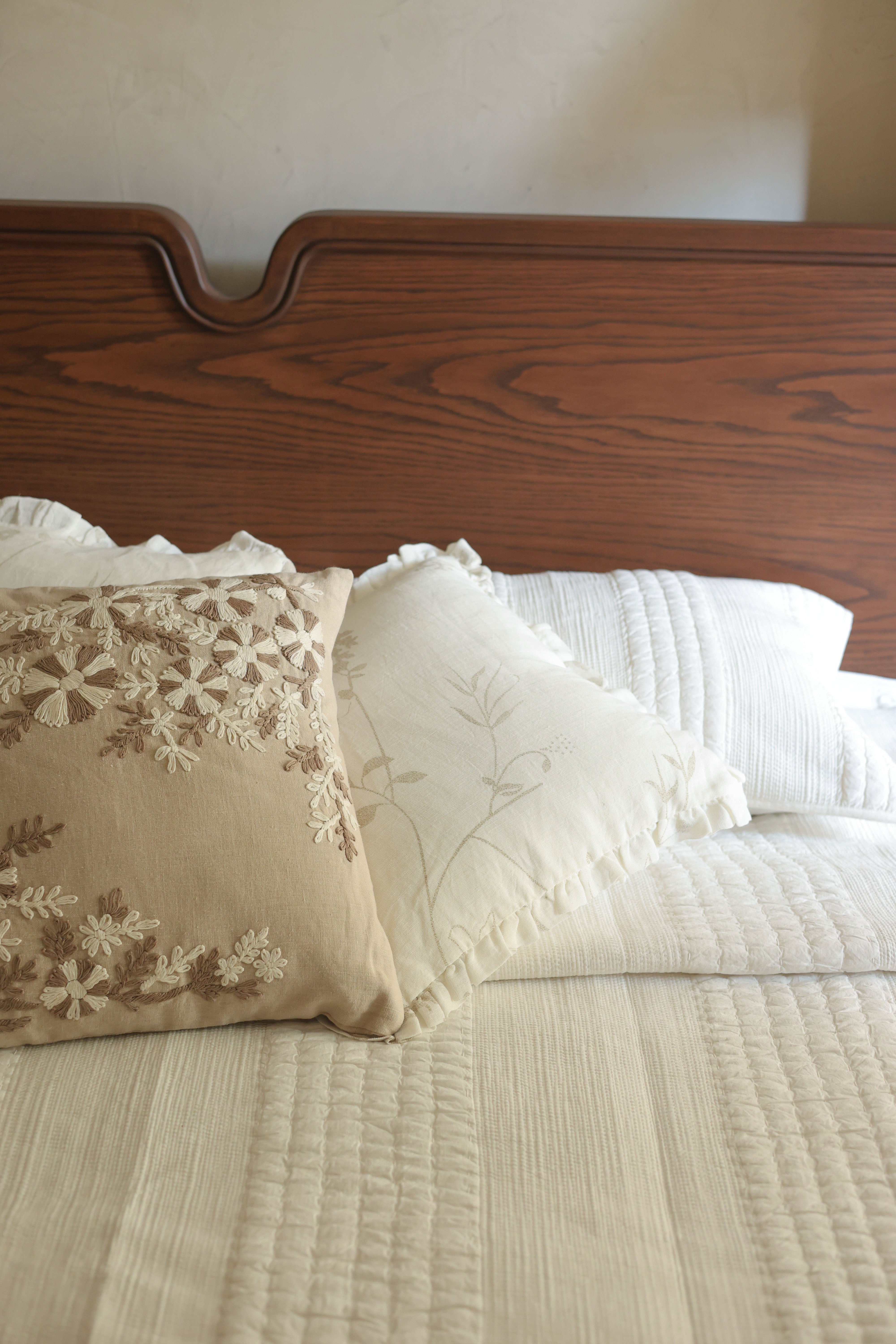 Aria In Beige image 5