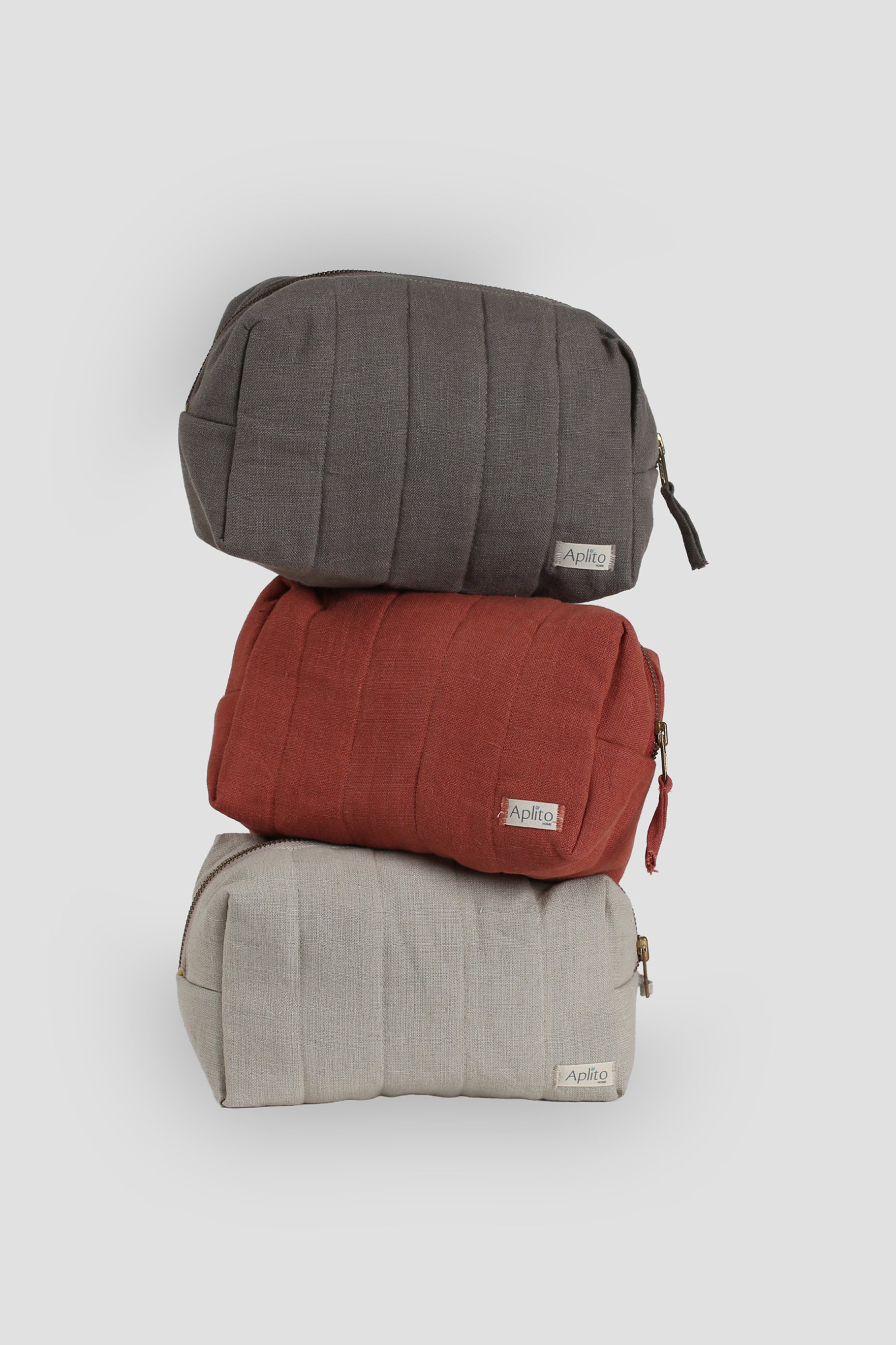 Georgian Toiletry Bag Set In Beige