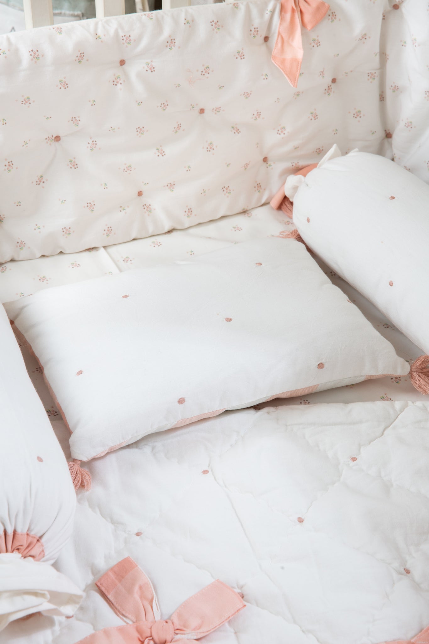 Baby Crib Bedding Set - Bows and Peaches