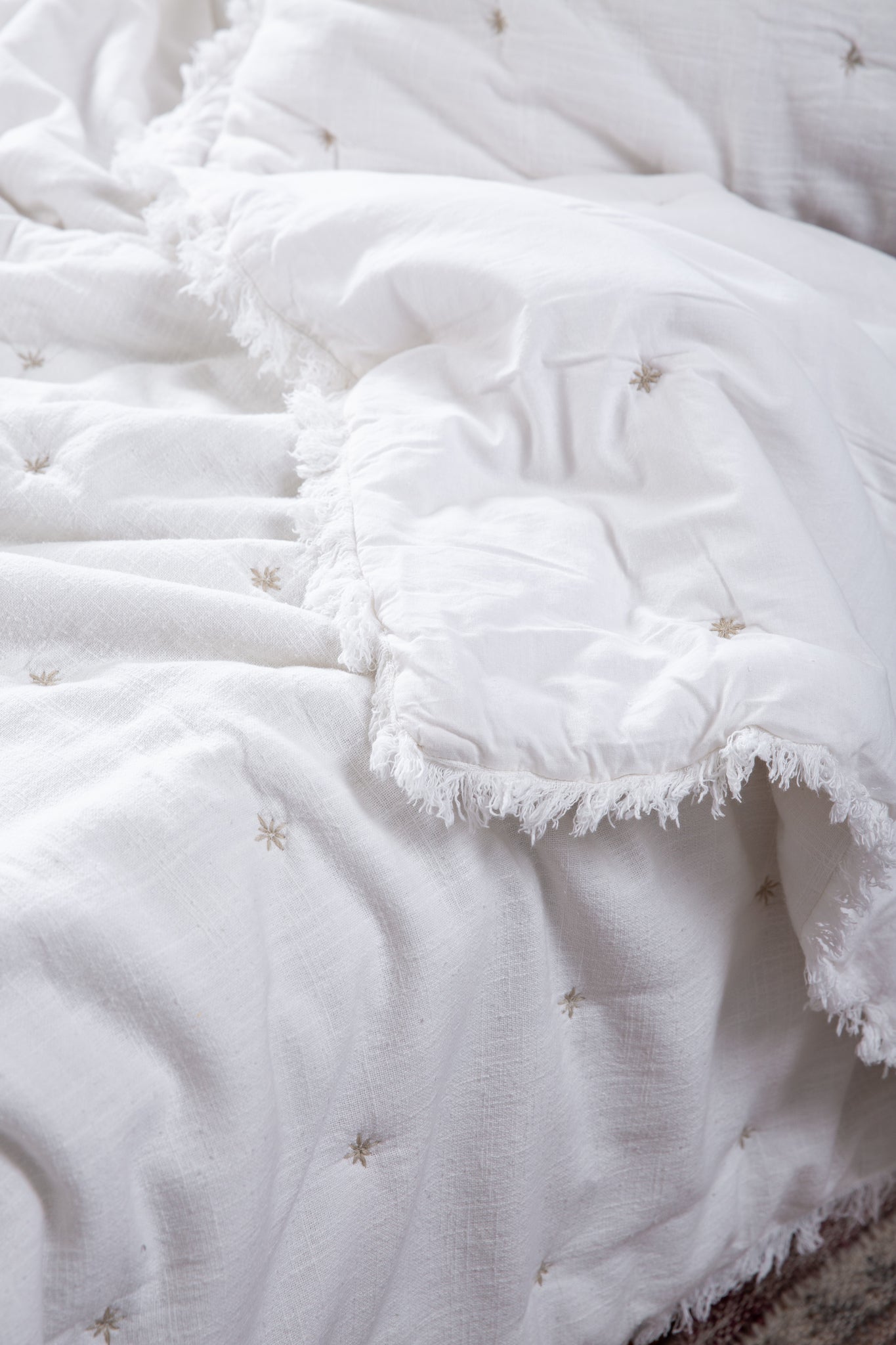 Steller Sky In Ivory