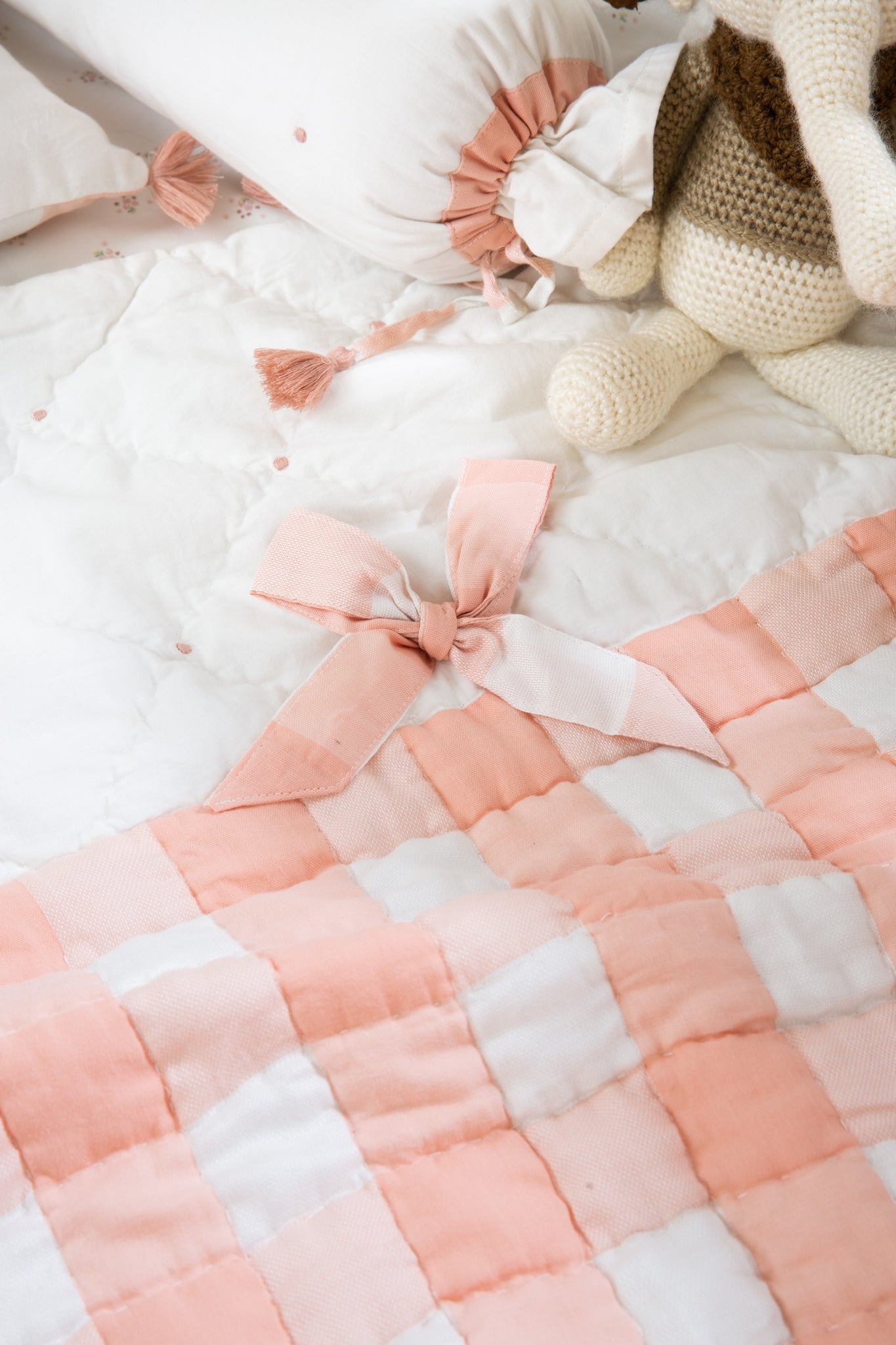 Baby Crib Bedding Set Bows and Peaches Aplito