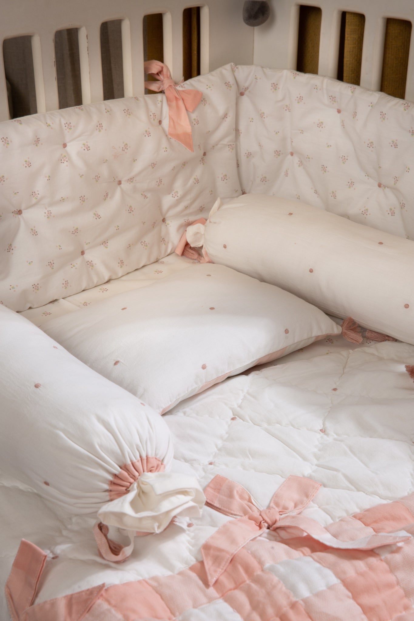 Baby Crib Bumper - Bows and Peaches